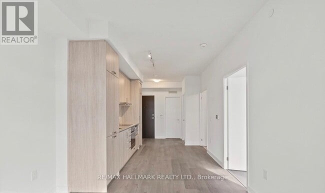 Building Photo - 60 Honeycrisp Cres