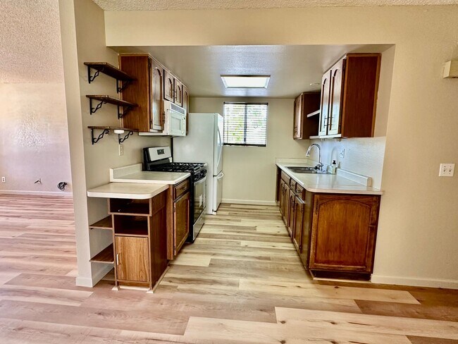 Foto del edificio - 2 BEDROOM 1 BATH HOME IN 55+ SENIOR COMMUNITY