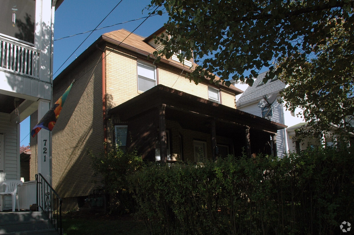 Building Photo - 723 Wheeler Ave
