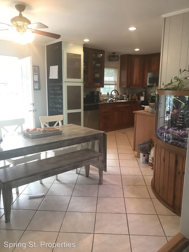 Foto del edificio - 3 br, 1.5 bath House - 5508 Buskirk Ave
