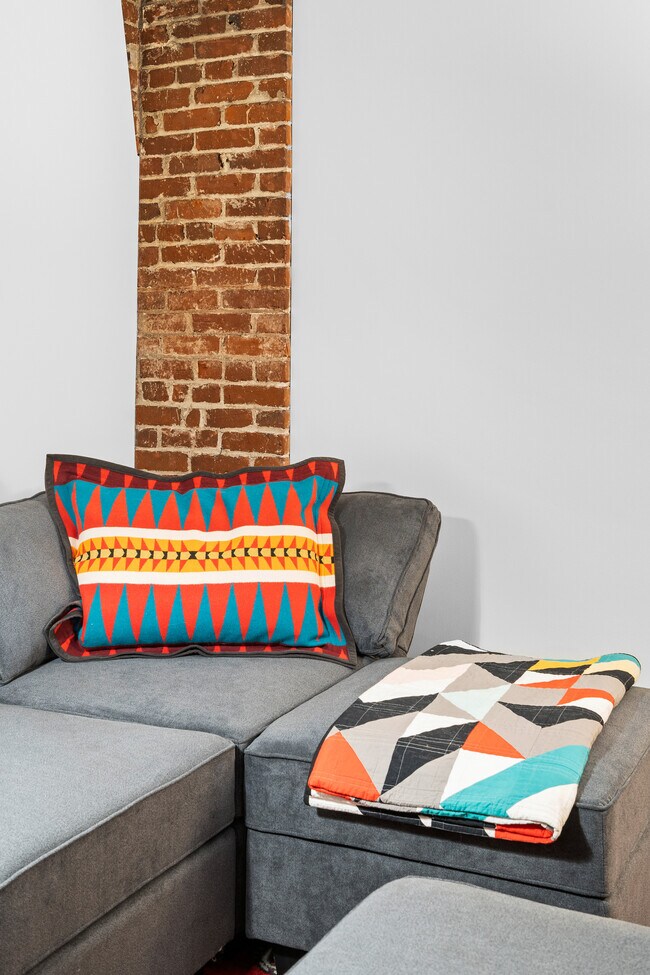 Photo - 311 NW 20th Ave Apartments