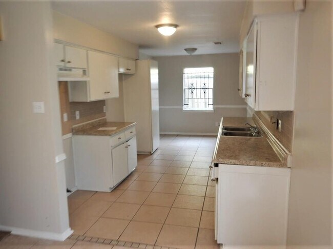 Foto del edificio - 5523 Greylog Dr