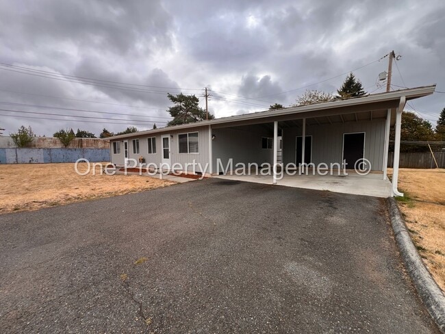 Building Photo - 119 SE 98th Ave