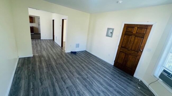 Building Photo - 21 Noyes St