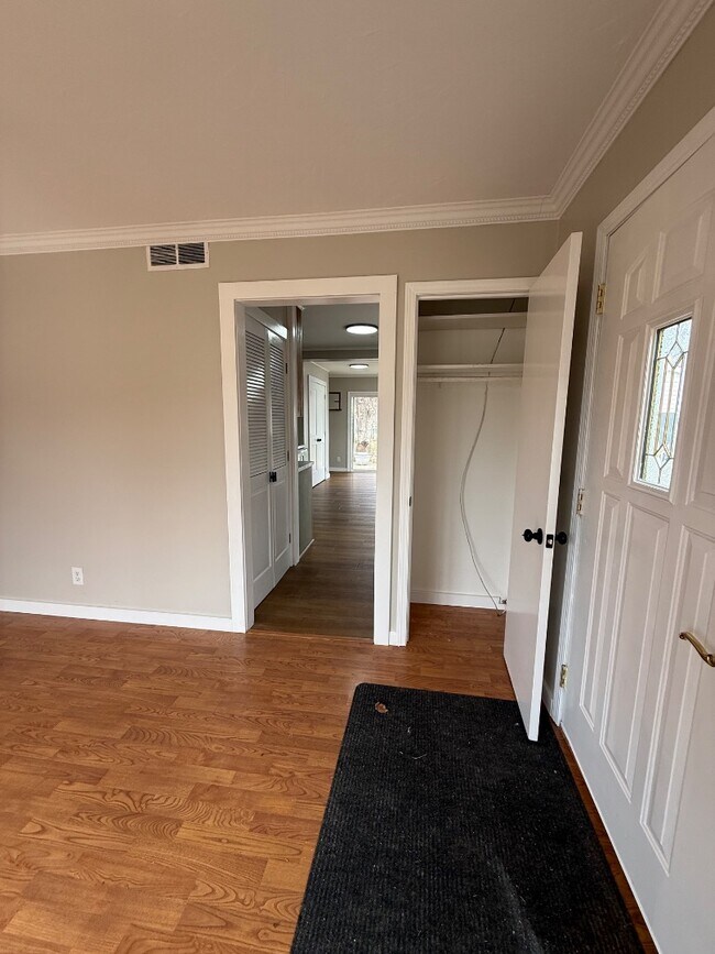 Foto del edificio - 305 Cherokee Village Dr