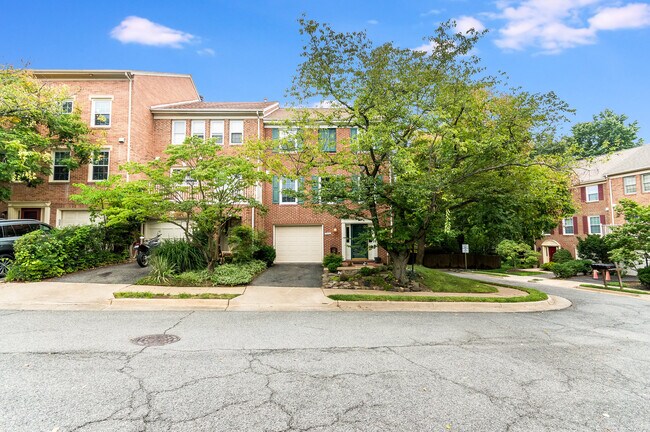 Foto del edificio - 5910 Munson Ct