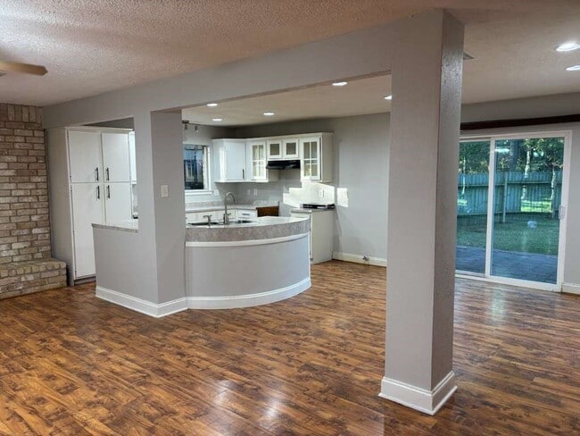 Foto del edificio - 2015 E Lacey Oak Cir