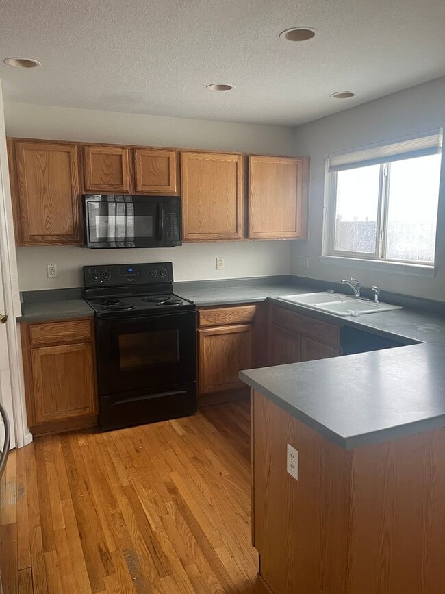 Foto del edificio - Gorgeous 4bd Home in  Cul-de-sac!!