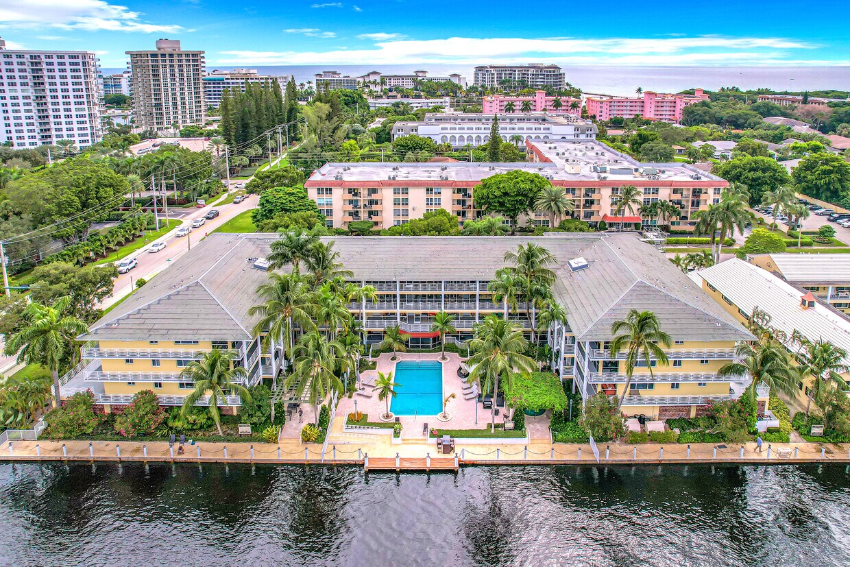 The Royal Colonial Furnished Apartments Apartments in Boca Raton, FL