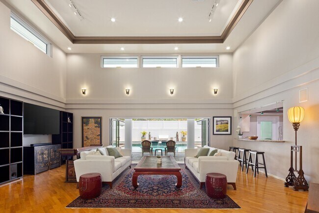 Building Photo - LUXURY RESORT 5/4.5/3+ HOME IN KAHALA, MUS...