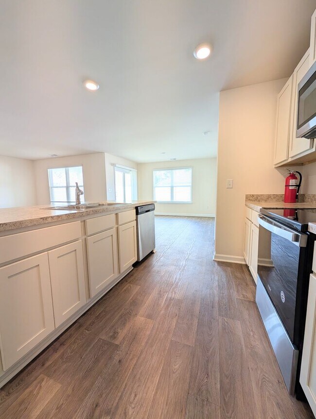 Foto del edificio - Whitehall Community 3-Bed & 2-Bath Long Term Rental , Longs SC