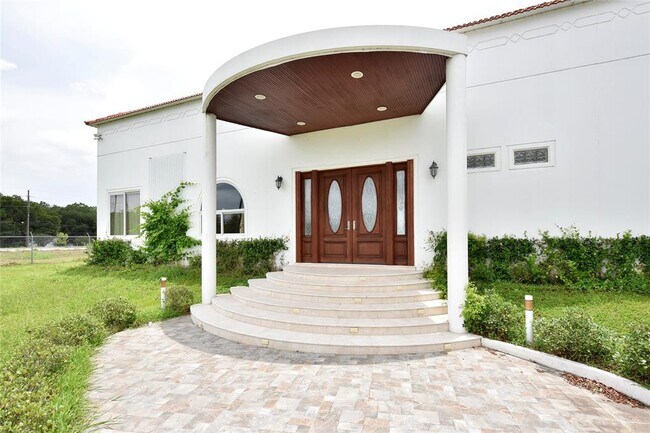 Foto del edificio - 6602 Rohan Rd