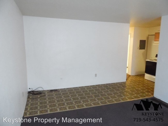 Building Photo - 109 1/2 E Evans Ave
