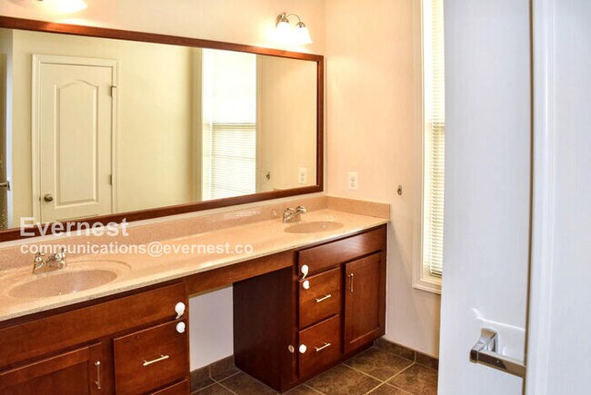 Foto del edificio - 23514 Hopewell Manor Terrace