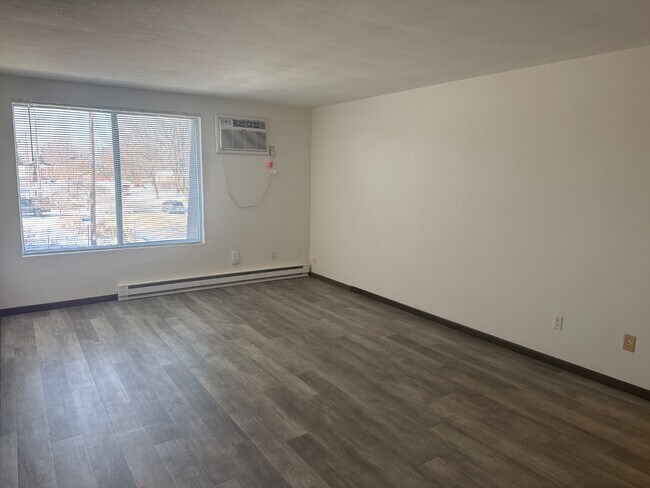 Foto del edificio - 5858 Anthony Pl