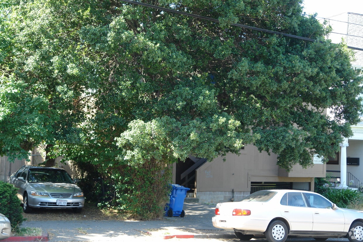Building Photo - 2218 Haste St