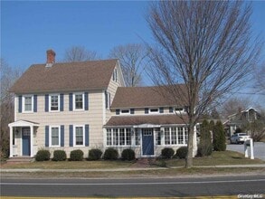 Building Photo - 591 Main St