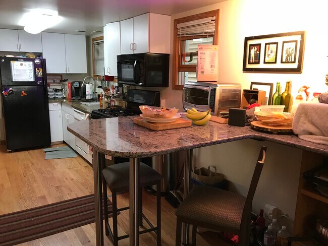 Foto del edificio - 3247 N Leavitt St
