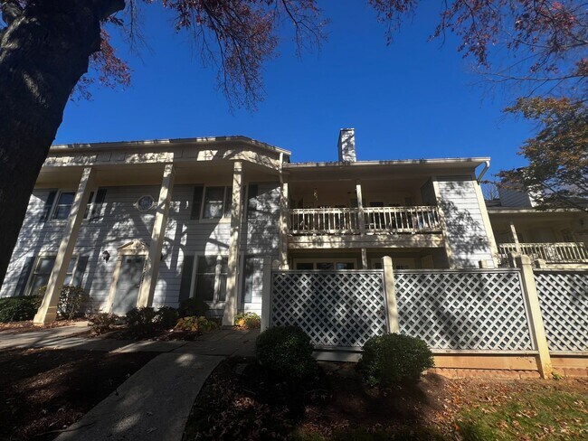 Foto del edificio - Lovely 2 BR/2 BA Condo in Germantown!