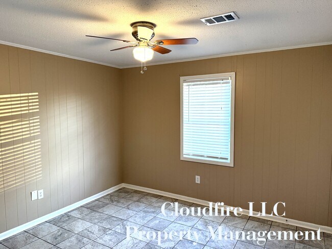 Foto del edificio - 213 James Cir