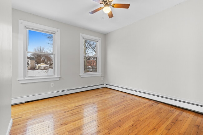 Foto del edificio - 336 Madison Ave