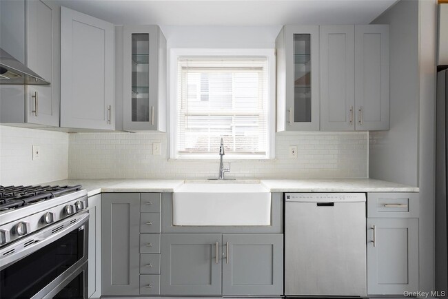 Building Photo - 67 S Grand Ave