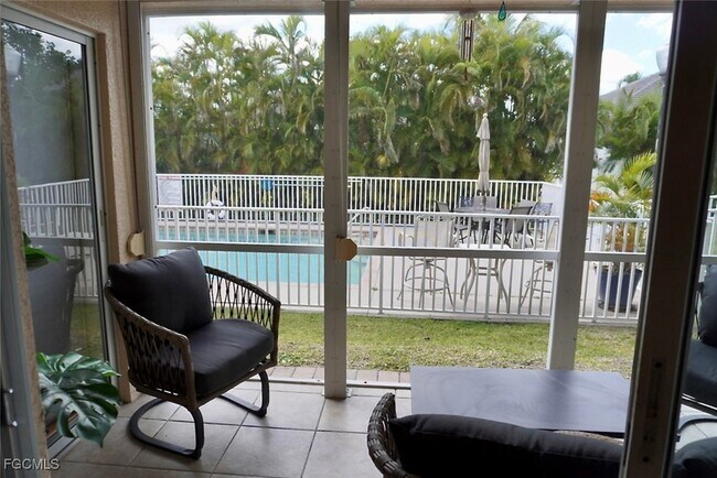 Foto del edificio - 5214 Chiquita Blvd S