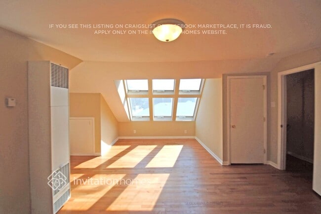 Building Photo - 5404 S Rutherford Ave