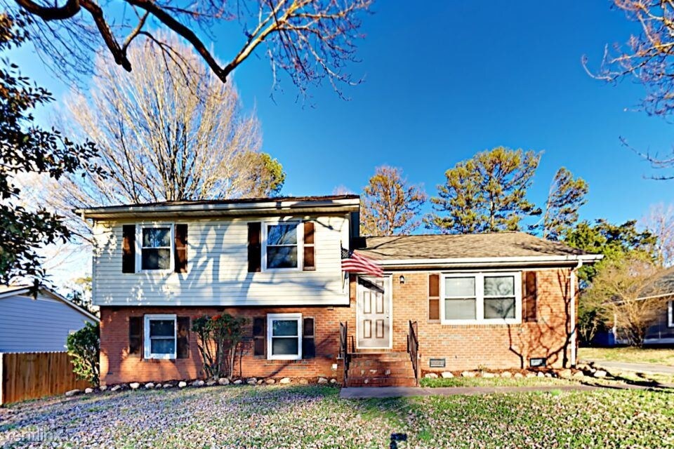 Primary Photo - 6800 Barcliff Dr