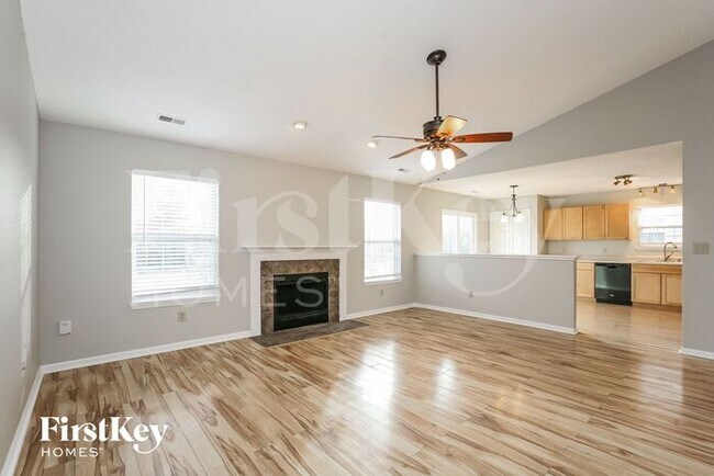Foto del edificio - 429 E Pine Ridge Dr