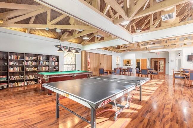 Building Photo - 24 Pinehurst Pl