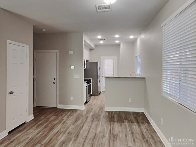 Foto del edificio - 9827 W Spinnaker Creek Ave