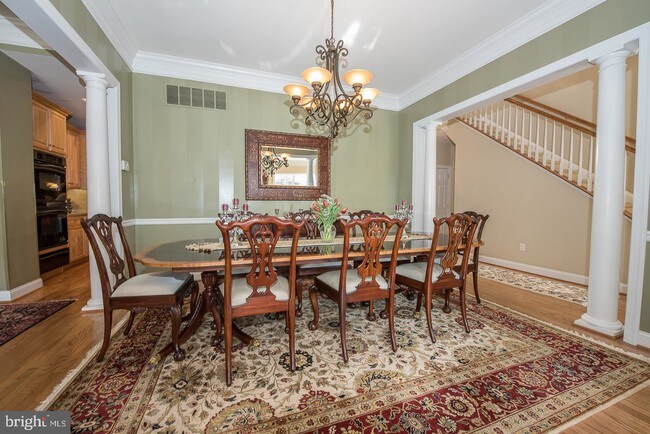 Building Photo - 83 Old Barn Dr