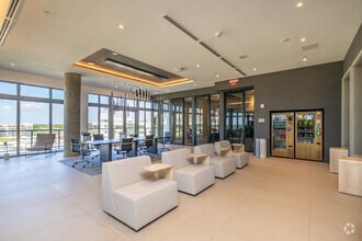 Building Photo - Crest at Pinecrest