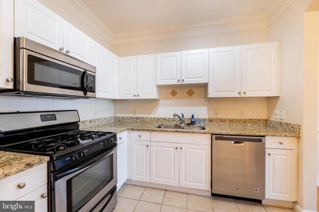 Building Photo - 7 Granite Pl #314, Gaithersburg, MD 20878