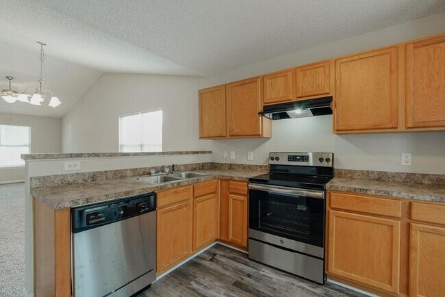 Foto del edificio - 406 Wincrest Ln