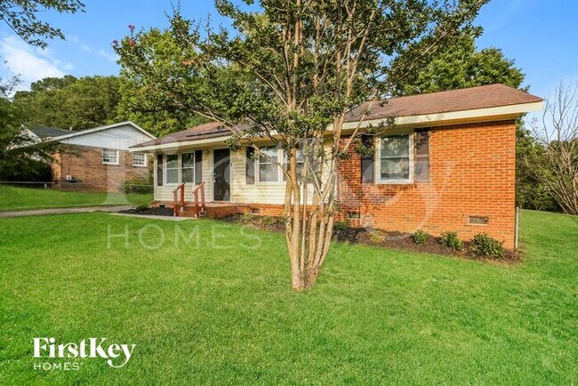 Building Photo - 2330 Knight Dr