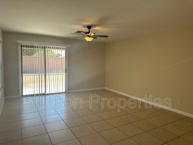 Foto del edificio - 14904 N 130th Ln