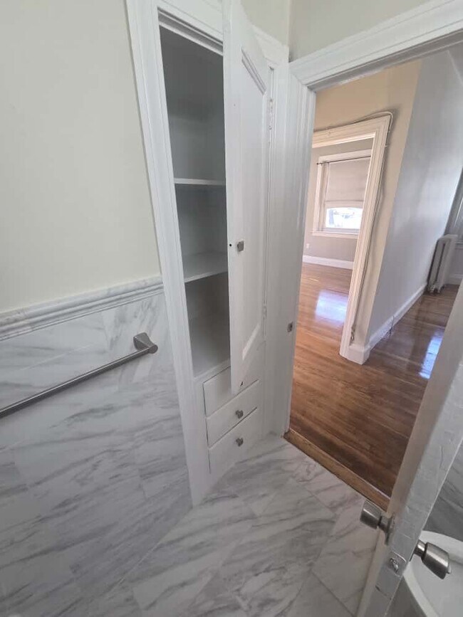 Foto del edificio - 100 Saint Marys St