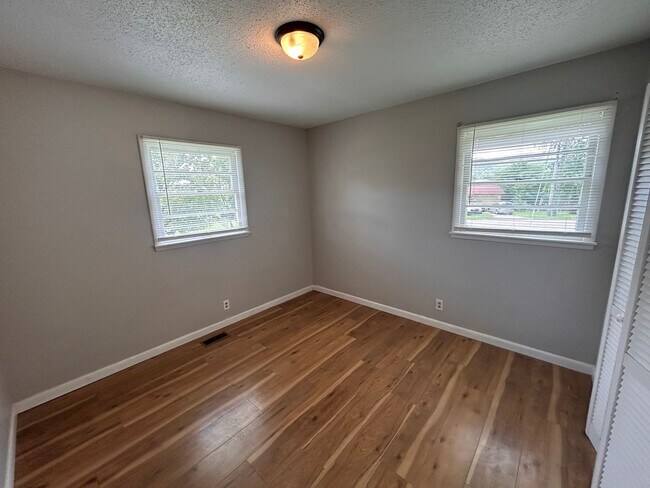 Foto del edificio - 6300 Matic Rd NW