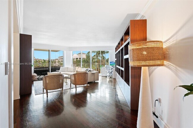 Foto del edificio - 765 Crandon Blvd