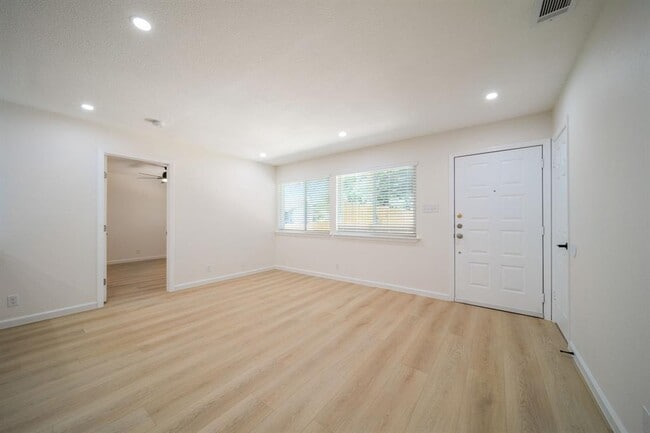 Building Photo - 5005 Cape Verde Cove