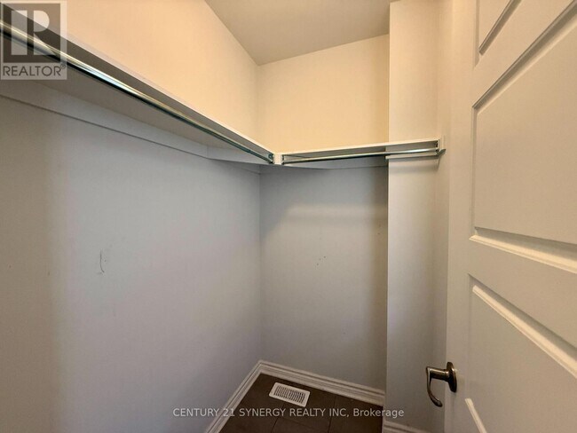 Building Photo - 270 Atima Cir
