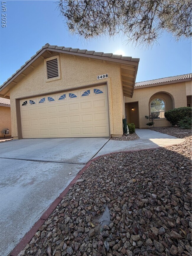 Foto del edificio - 5408 Cove Point Dr