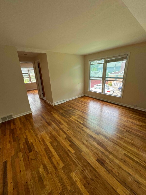 Foto del edificio - 15627 Portis St