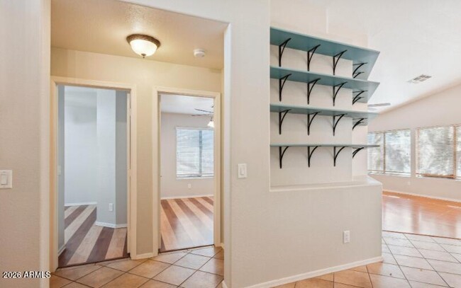 Building Photo - 309 E Mesquite St