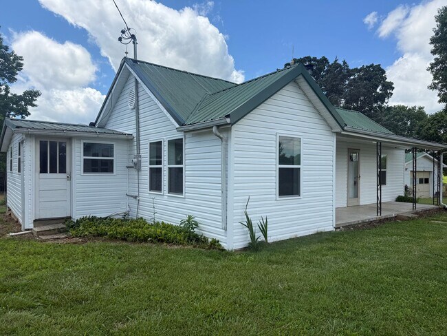 Foto del edificio - 3 Bedroom 1 Bathroom Home in Greene County, TN