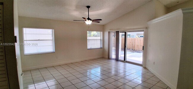 Foto del edificio - 3277 NW 123rd Ave
