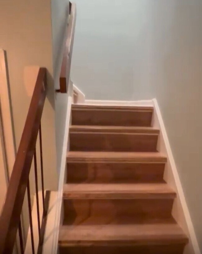 Stair - 1002 Woodbridge Commons Way