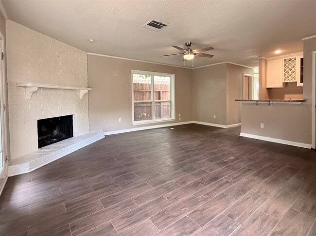 Foto del edificio - 2517 Bering Dr